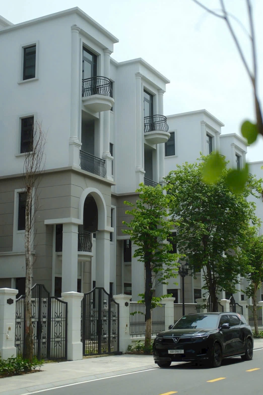 NHỈNH 14.x TỶ CƠ HỘI SỞ HỮU CĂN BIỆT THỰ SONG LẬP HIẾM HOI TẠI VỊ TRÍ COMPOUND KHÉP KÍN VỊNH XANH - SỔ ĐỎ VĨNH VIỄN
