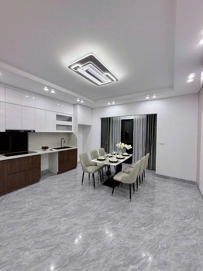 Phố Giang Văn Minh 12.9 tỷ 40m2, 7T thang máy, MT4.8m lô góc trung tâm Ba Đình