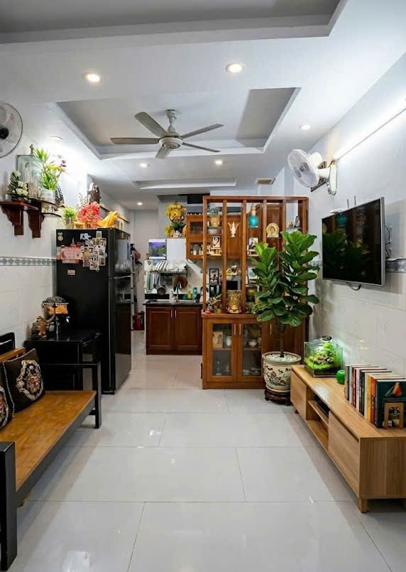 Bán nhà Lý Chính Thắng, QUẬN 3, DT 3.4 x 7.5m, giá 7.5 tỷ