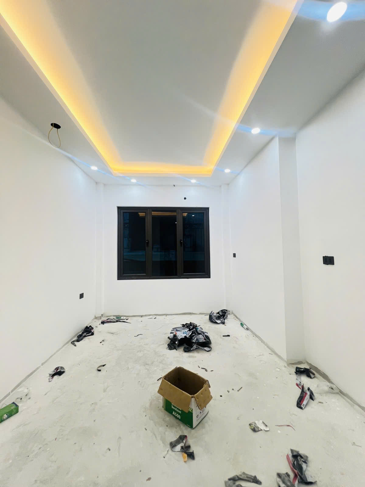 Mới xây Đẹp Keng - 30m Phố Khâm Thiên _ 34M x 3.5MT x 6T , Thang máy - Ở Ngay !!!