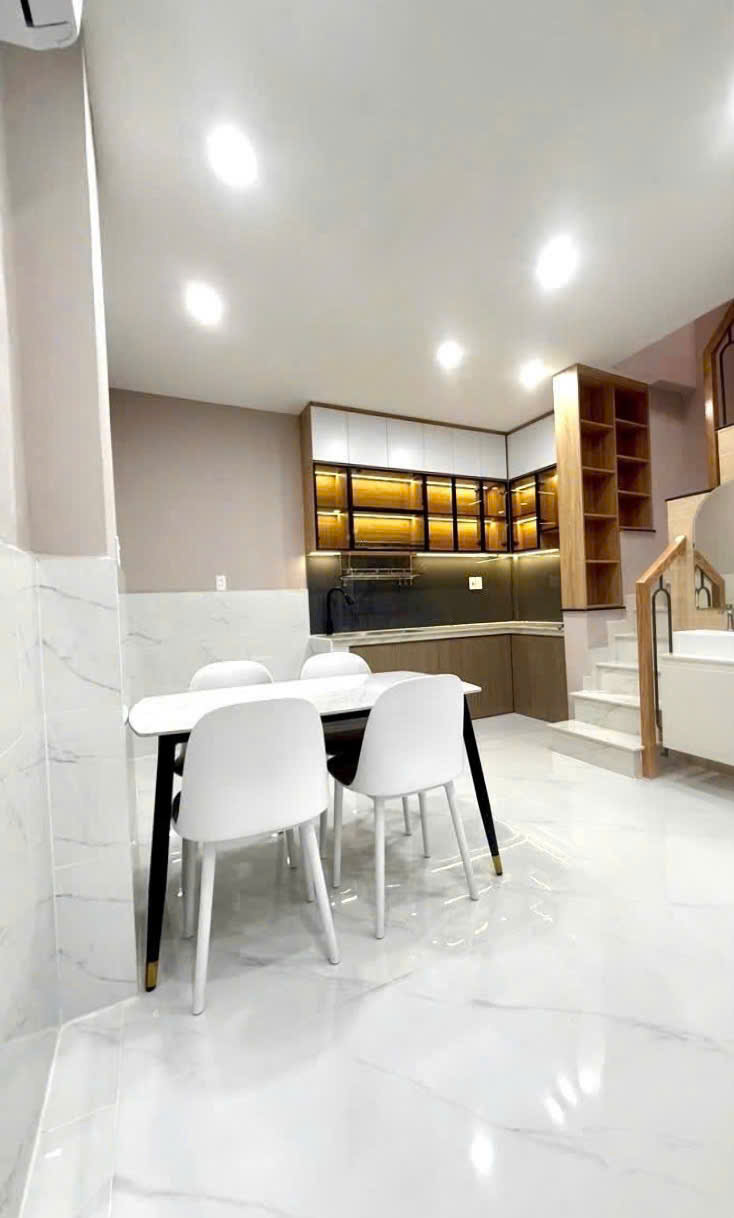 Bán nhà mới Điện Biên Phủ, QUẬN BÌNH THẠNH, 4 x 8.6 (32 m2), giá 6.15 tỷ