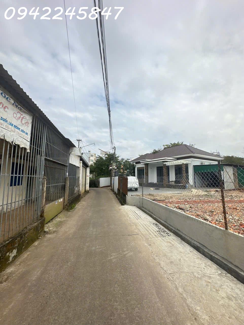 Bán lô đất siêu đẹp Nguyễn Công Trứ, Buôn Ma Thuột, Đắk Lắk, DT 105m2, giá đầu tư