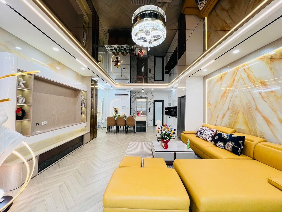 Hiếm! Nhà cực đẹp 58m2x8T thang máy. Phân lô - Ô tô vào nhà - Ngõ thông kinh doanh phố Hoàng Cầu.