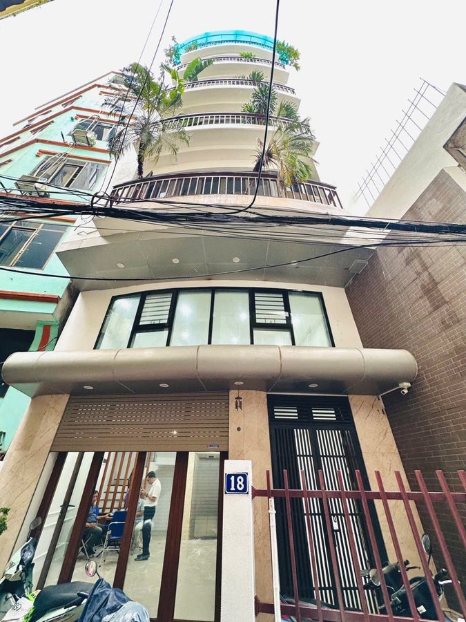ĐỐNG ĐA 8 TẦNG THANG MÁY - CẠNH HỒ - NGÕ ĐẸP - Ô TÔ ĐỖ CỬA - Ở KẾT HỢP KINH DOANH - MẶT TIỀN RỘNG
