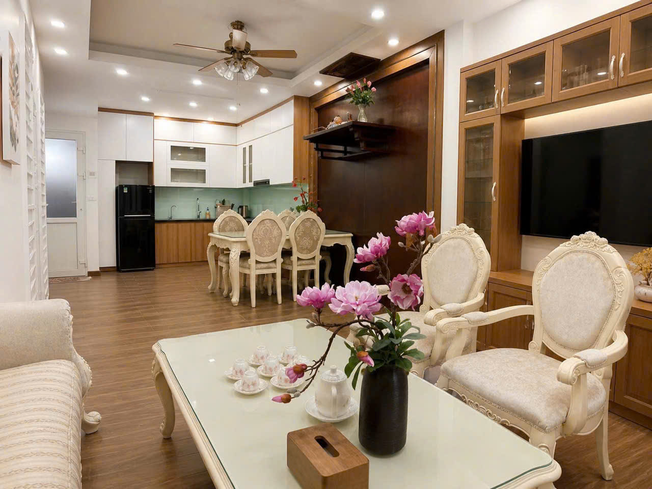 CHÍNH CHỦ CHO THUÊ NHÀ NGUYÊN CĂN 3 TẦNG FULL NỘI THẤT TẠI LẠC LONG QUÂN - TÂY HỒ - HÀ NỘI