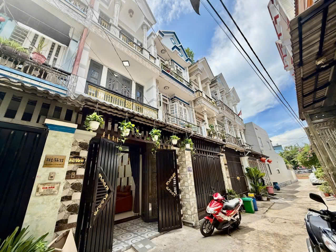 Chính chủ gửi bán nhà đẹp Phường Hiệp Thành, Quận 12 - Hẻm ô tô 6m, gần chợ Hiệp Thành, vào ở ngay