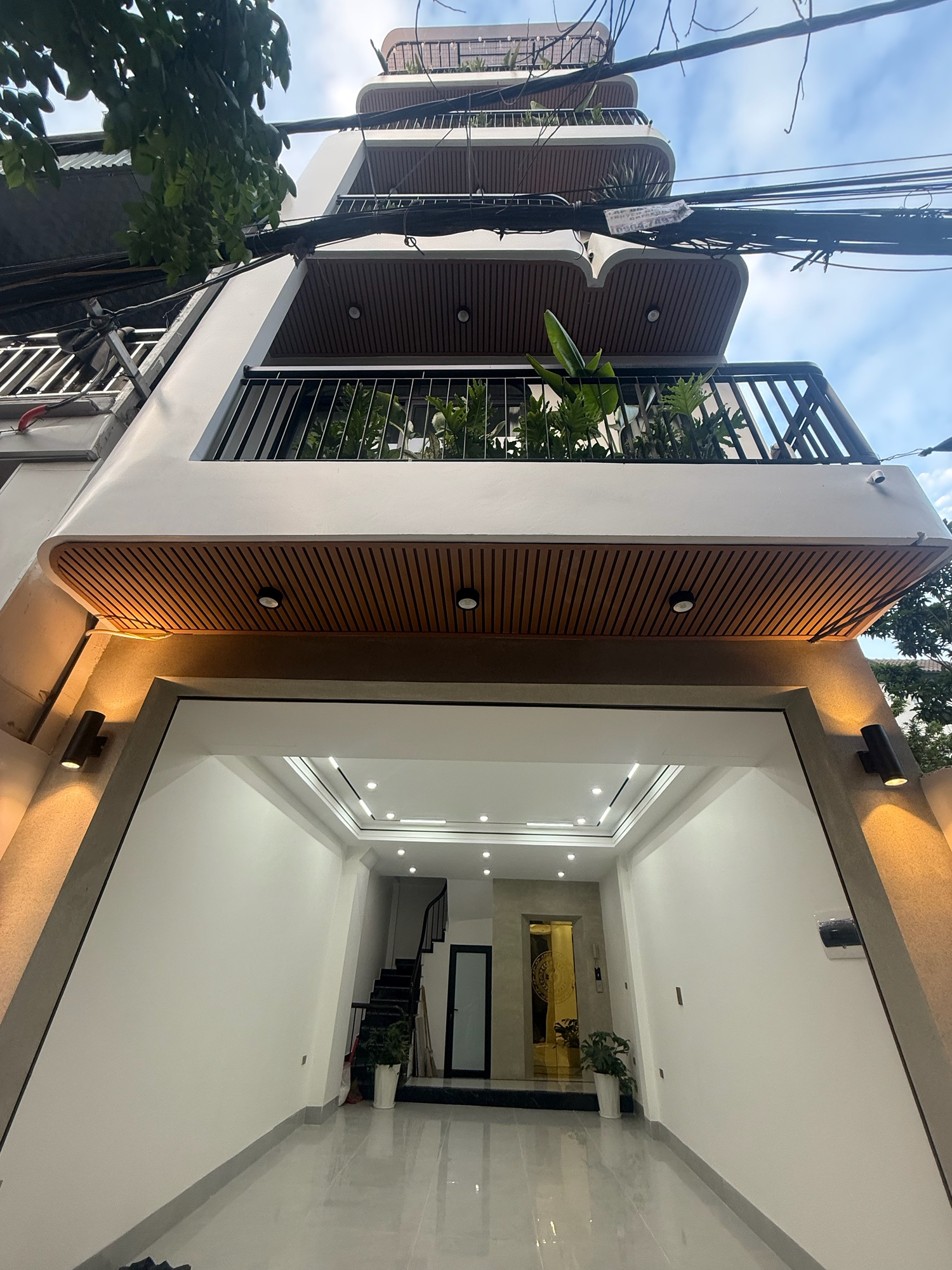 Siêu phẩm Đống Đa, 41M*6T thang máy, ngõ rộng, full nội thất sang trọng, Giá 12.6 tỷ