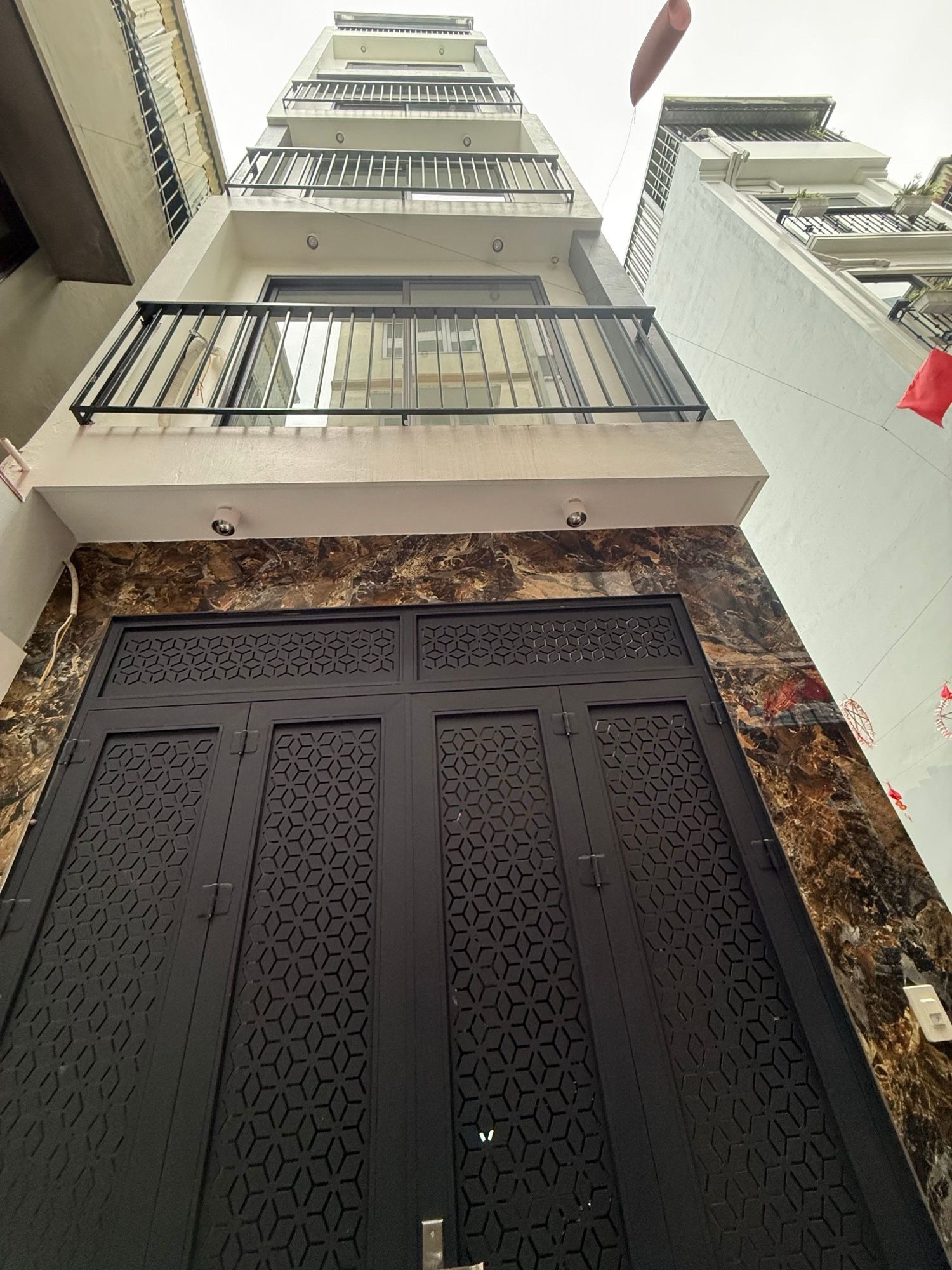 Bán nhà mặt phố, Phân Lô Quân Đội, Ô Tô Đỗ Cửa, 38M*5T, Tặng full nội thất, chủ nhà cực dễ tính, giá 12.4 tỷ