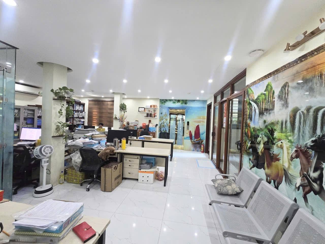 BÁN BIỆT THỰ KĐT LINH ĐÀM. 200M2 - 5 TẦNG. MT 15.5M.