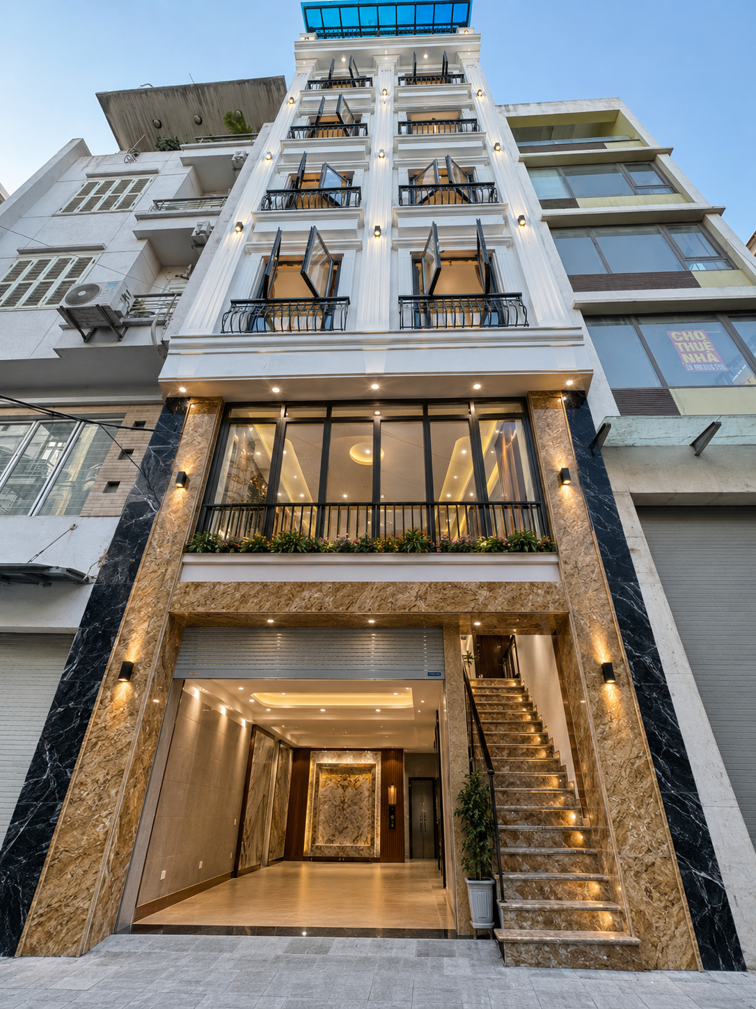 BÁN TÒA NHÀ CHDV ĐƯỜNG LÊ TRỌNG TẤN. 64M2 - 8 TẦNG. THANG MÁY.