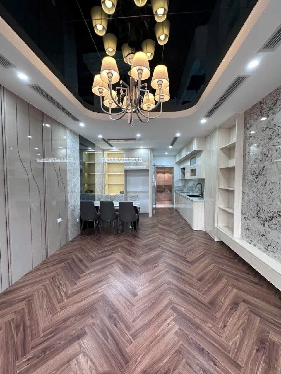PHÂN LÔ , OTO CHẠY VÒNG QUANH , VỈA HÈ , KINH DOANH , ĐỐNG ĐA , 6 TẦNG THANG MÁY , 41M2 , GIÁ : 26.39 TỶ