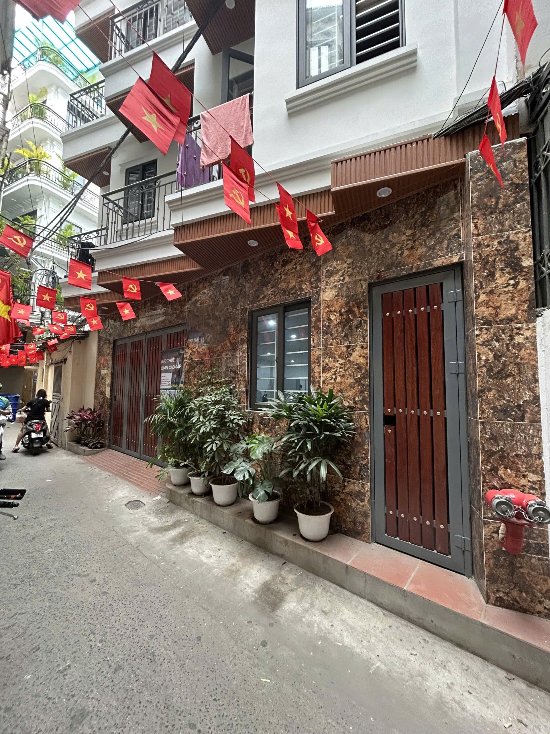 HOÀNG HOA THÁM - BA ĐÌNH - CĂN HỘ DÒNG TIỀN - GẦN PHỐ - KHÔNG QUI HOẠCH - 85M² 27 TỈ .,,,