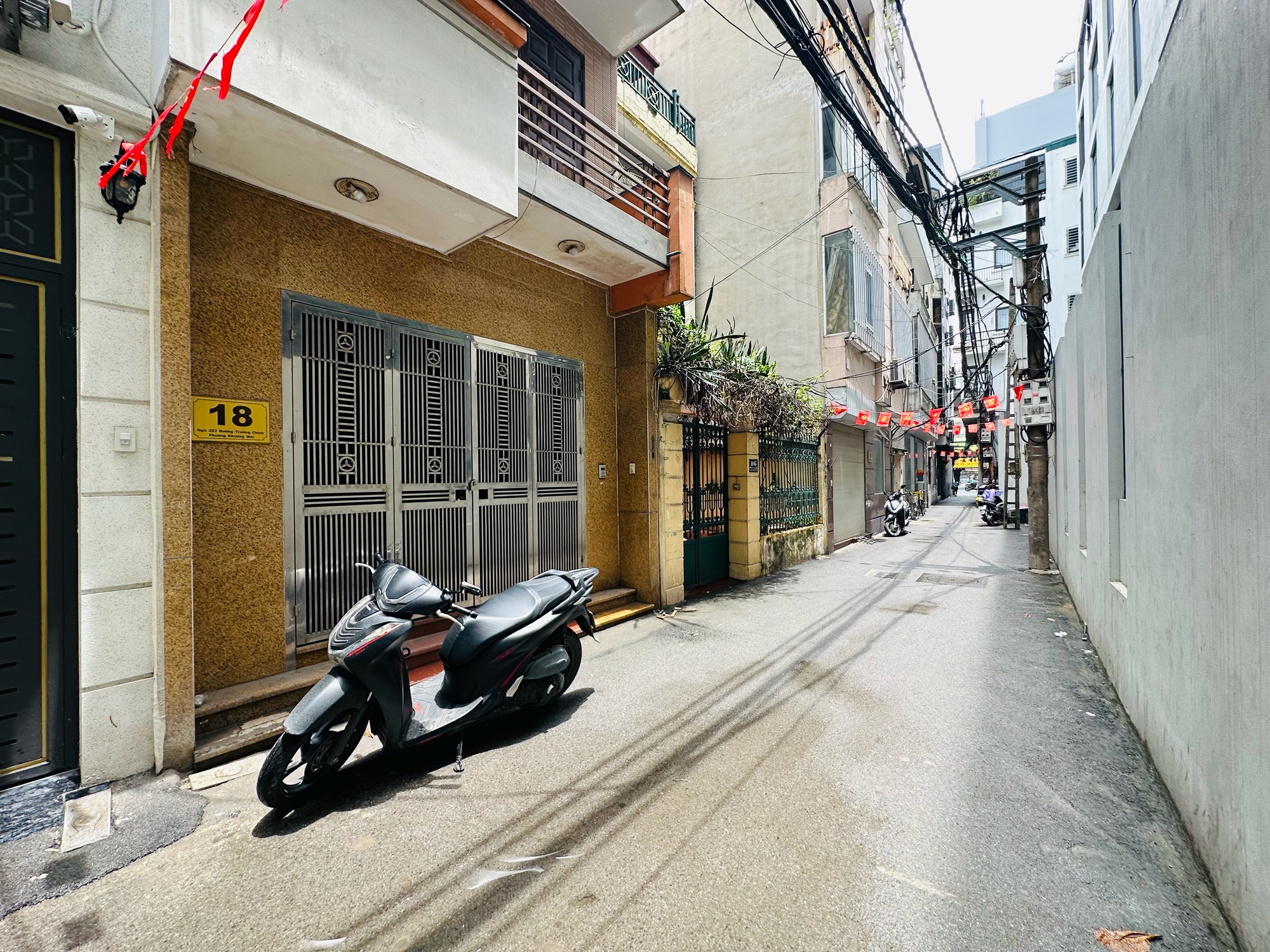 . TRUNG TÂM BA ĐÌNH - Ô TÔ ĐỖ CỬA -1 NHÀ RA PHỐ VĨNH PHÚC - 50m MẶT PHỐ HOÀNG HOA THÁM