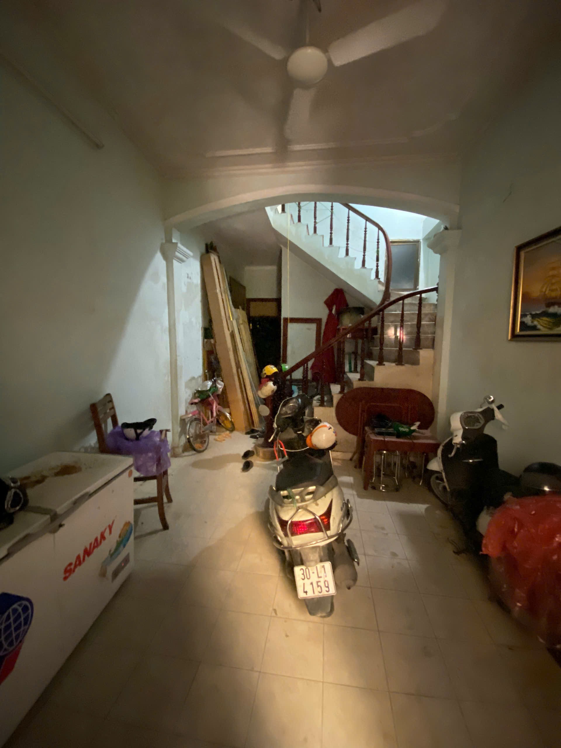 NGUYỄN THÁI HỌC - TRUNG TÂM BA ĐÌNH - GẦN PHỐ - Ô TÔ VÀO NHÀ - 60M² 21 TỈ