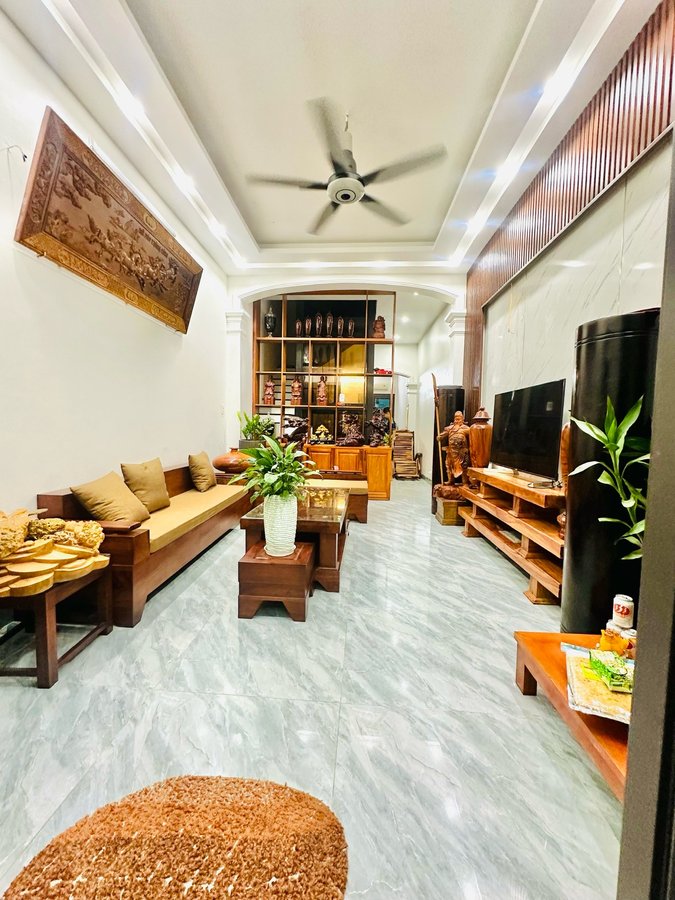 Bán Nhà Giáp Bát. Hoàng Mai. 6 Tầng Thang Máy. Ô Tô. DT 69m2. MT 3.8m. Giá 18.4 Tỷ.