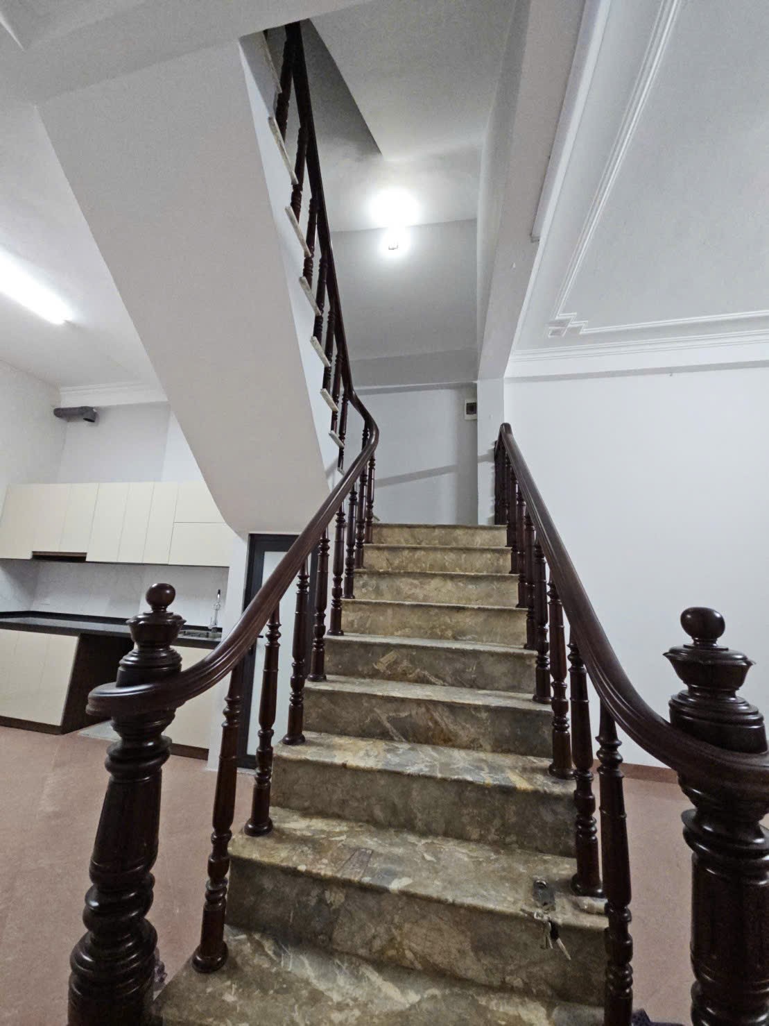 CHO THUÊ NHÀ RIÊNG PHỐ THỤY KHUÊ – VÀO Ở NGAY