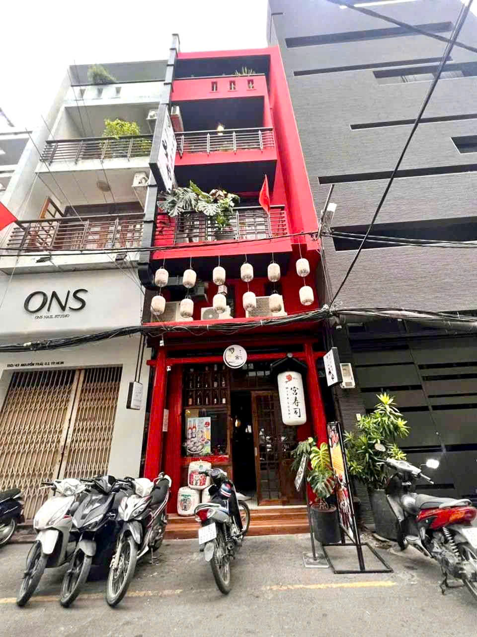QUẬN 1: BÁN NHÀ 6 TẦNG MẶT TIỀN HXH 8M NGUYỄN TRÃI,P.BẾN THÀNH- NGAY VÒNG XOAY THÁNH GIÓNG LÝ TỰ TRỌNG VỊ TRÍ ĐẸP- DT
