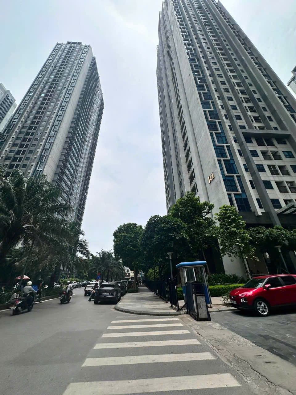 BÁN CHUNG CƯ GOLDMARK CITY HỒ TÙNG MẬU - 160M² - CĂN GÓC 3 NGỦ - 12,9 TỶ.