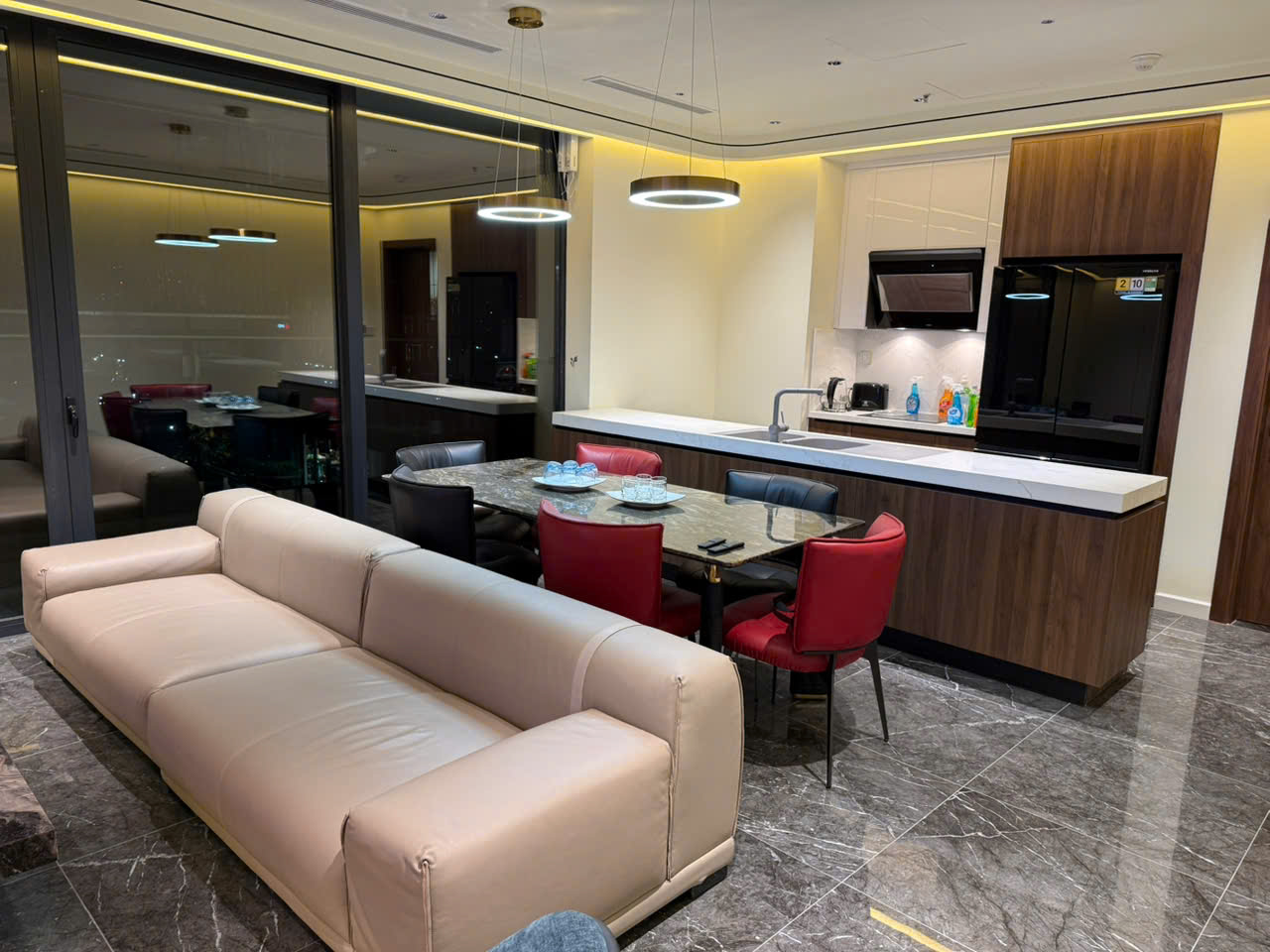 CHO THUÊ 3PN SUNSHINE GOLDEN RIVER – 141M² VIEW CÔNG VIÊN FULL NỘI THẤT 45 TRIỆU/THÁNG