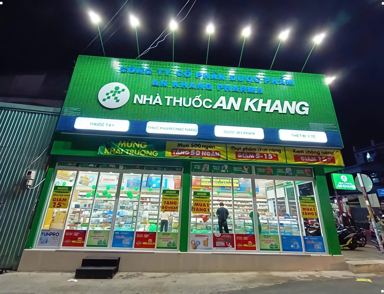 CHO THUÊ MBKD PHỐ THÁI THỊNH ĐỐNG ĐA HÀ NỘI Diện tích : 110 m Mặt tiền : 6m