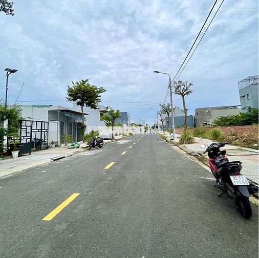 Chỉ cách quốc lộ, 13 khoảng 50 m tại Phường Lai Uyên TP.Hồ Chí Minh 950 triệu/lô đất , đã có sổ