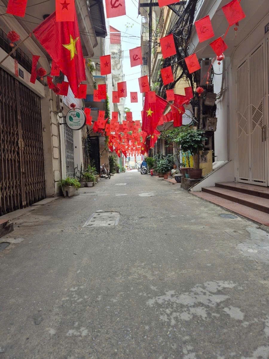 BÁN NHÀ 5 TẦNG THANG MÁY - NHÀ ĐẸP LONG LANH - Ô TÔ ĐỖ CỬA - NGÕ TO 3.5 - NGÕ THÔNG - KINH DOANH - 20M RA MẶT PHỐ - NHÀ ĐẸP LONG LANH