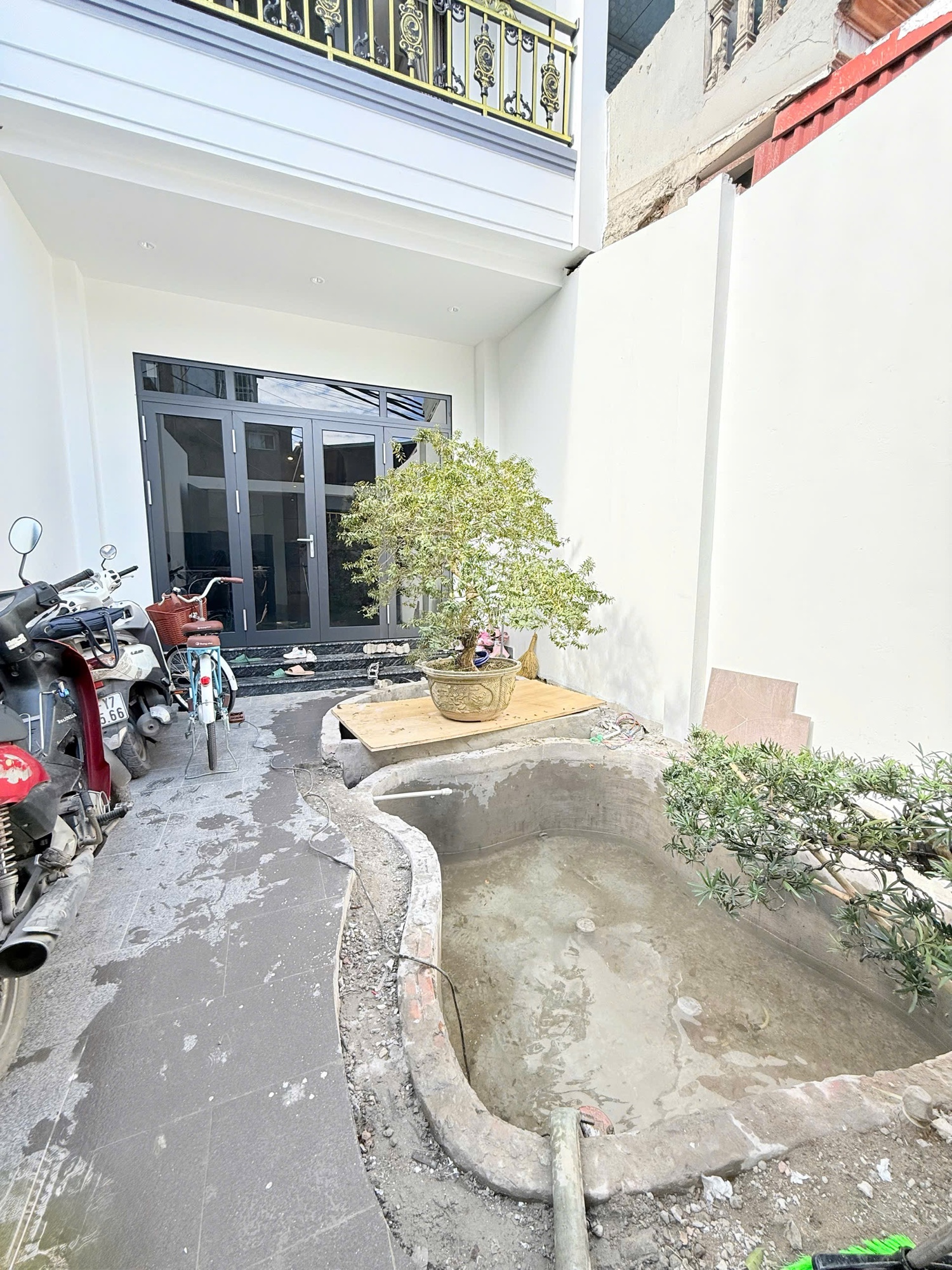 Bán Nhà ngõ Ô Tô - Thang Máy - Tương Lai Rạng Ngời- Vị trí ngôi nhà nằm ngay cạnh khu sinh thái Vĩnh Hoàng, trước nhà ngõ to, rộng, tương lai rạng ngời