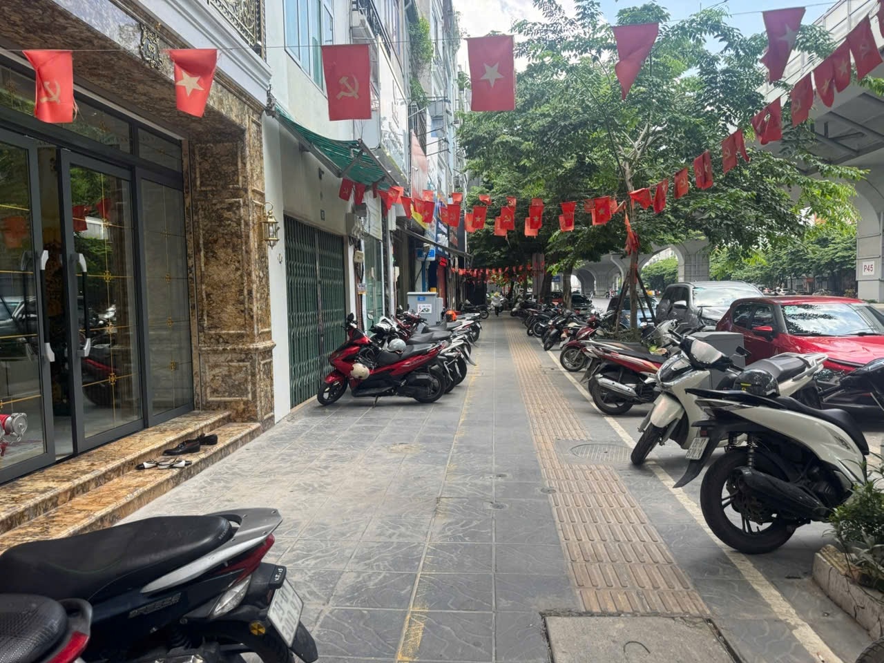 BÁN NHÀ ĐẸP 8 TẦNG TM MẶT PHỐ ĐẠI LA-TT HAI BÀ TRƯNG-MẶT TIỀN 4m5-DIỆN TÍCH 61,2m SỔ VUÔNG NHƯ BÁNH CHƯNG NỞ HẬU
