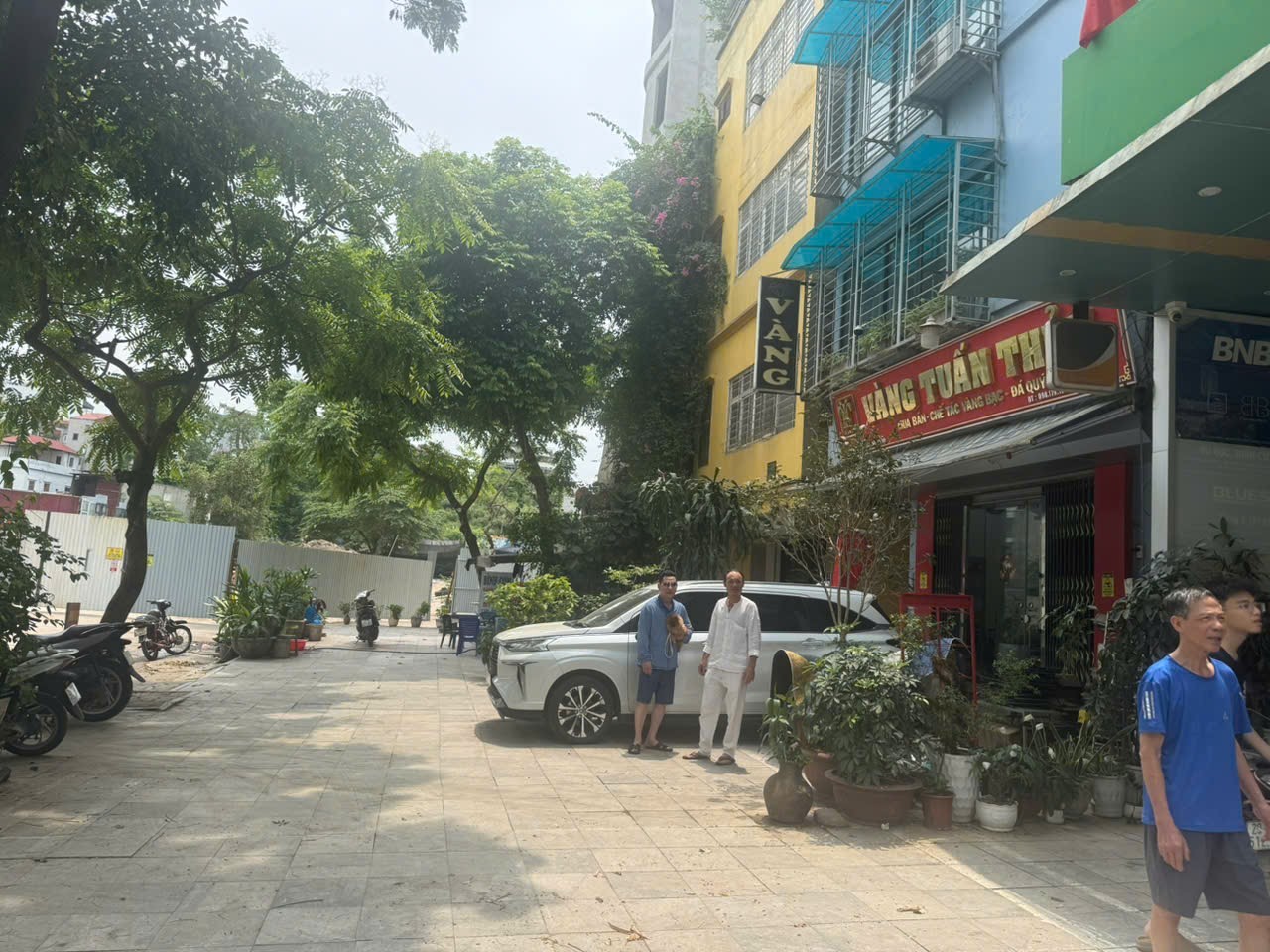 BÁN NHÀ MẶT PHỐ VẠN PHÚC-BA ĐÌNH-VỈA HÈ ĐÁ BÓNG-KINH DOANH ĐỈNH CAO-ĐỐI DIỆN KHÁCH SẠN VP CHÍNH PHỦ-XUNG QUANH TOÀN ĐẠI SỨ QUÁN-AN NINH TUYỆT ĐỐI