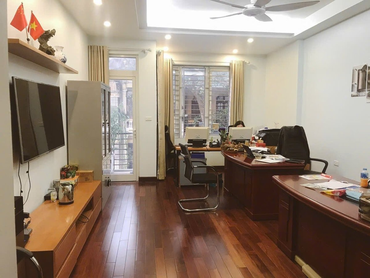 Bán Nhà Mặt Phố Hoàng Hoa Thám. Ba Đình. Thang Máy. Ô Tô. Vỉa Hè. DT 109m2. Giá 46.5 Tỷ.