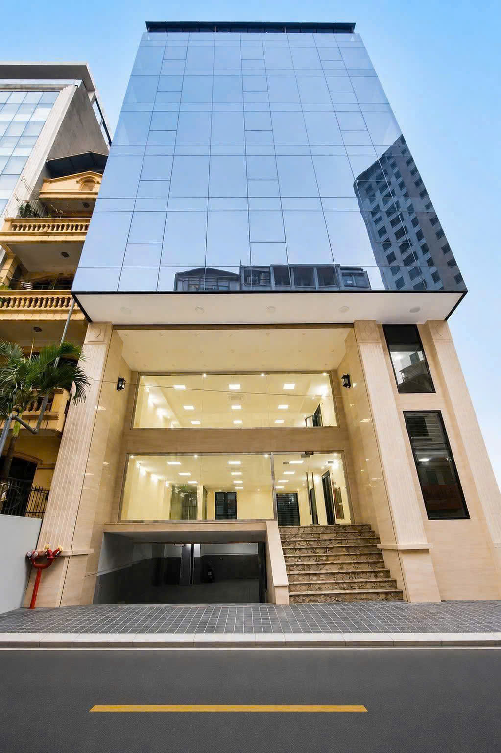 CHO THUÊ NHÀ XUÂN THỦY – CẦU GIẤY HÀ NỘI Diện tích: 100m2 x 7 tầng + hầm Mặt tiền: 6m