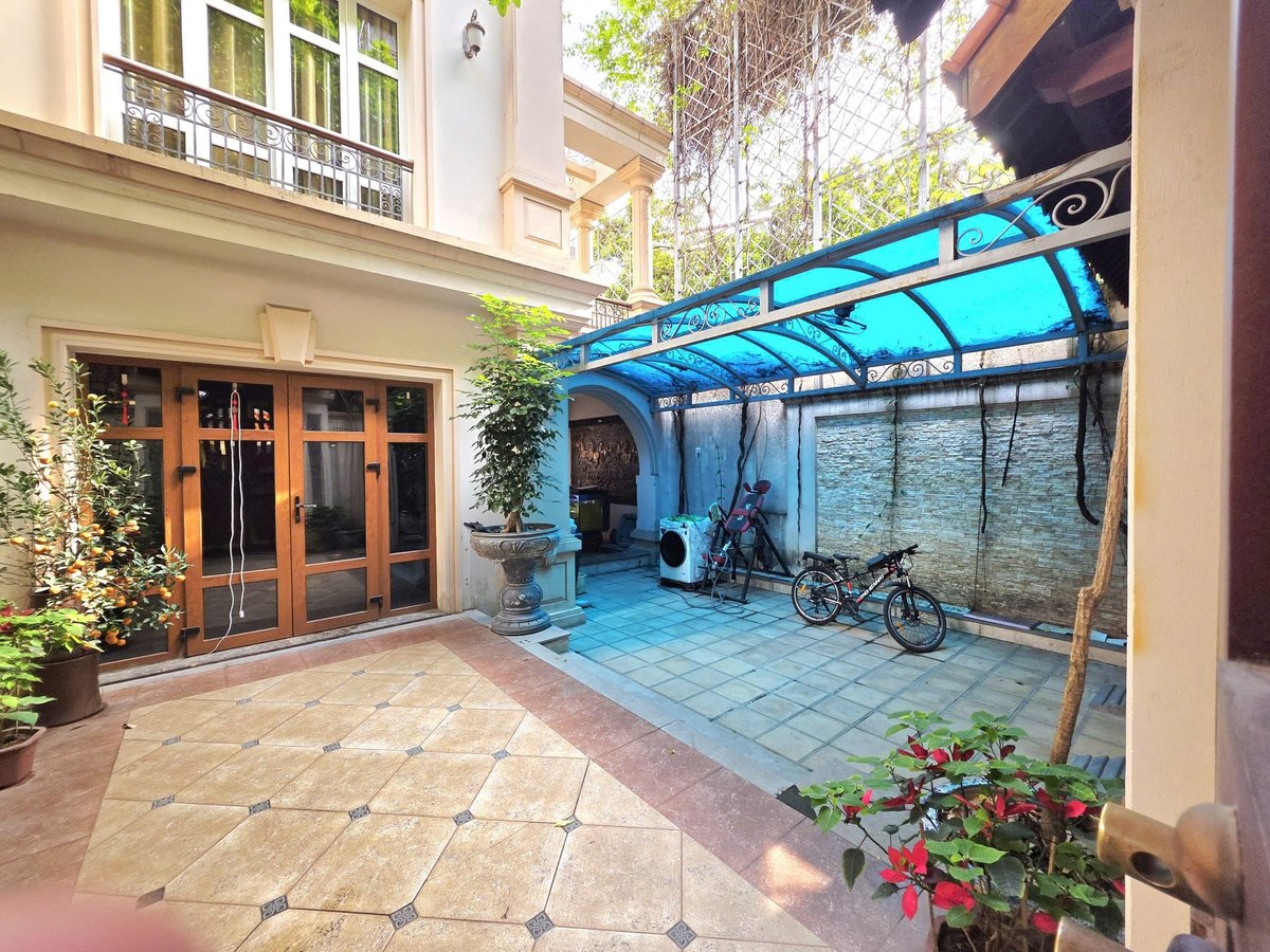 Bán Nhà BT Kim Mã. Ba Đình. Thang Máy. Ô Tô. DT 289m2. MT 10m. Giá 61.5 Tỷ