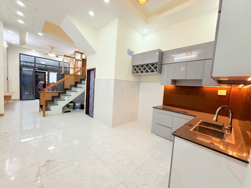 Bán nhà 4 tầng, đường 494 Tăng Nhơn Phú A, Quận 9, Thủ Đức, TP HCM. DT 50m2, sổ hồng riêng. Giá 6,45 tỷ.
