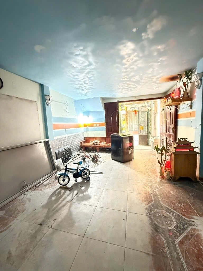 LA THÀNH - NHÀ ĐẸP - NGÕ NÔNG THÔNG RỘNG - Ô TÔ - KHÔNG QUI HOẠCH - 65M² 26 TỈ,,,