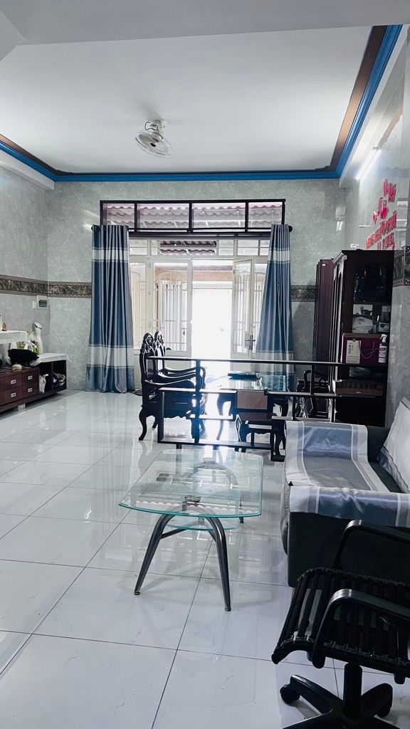 Hiếm, đối diện công viên, mặt tiền xe hơi 5x20, đường Lê Bôi chỉ 9 tỷ nhỉnh