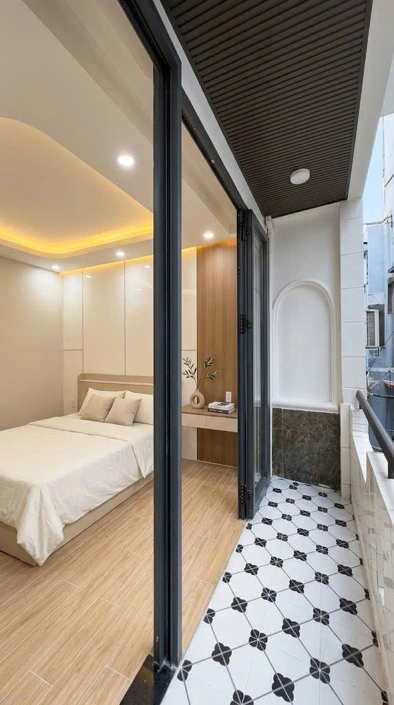 Nhà mới Lý Chính Thắng, QUẬN 3, ngay hẻm Ô tô căn góc 3 tầng, 7.3 tỷ