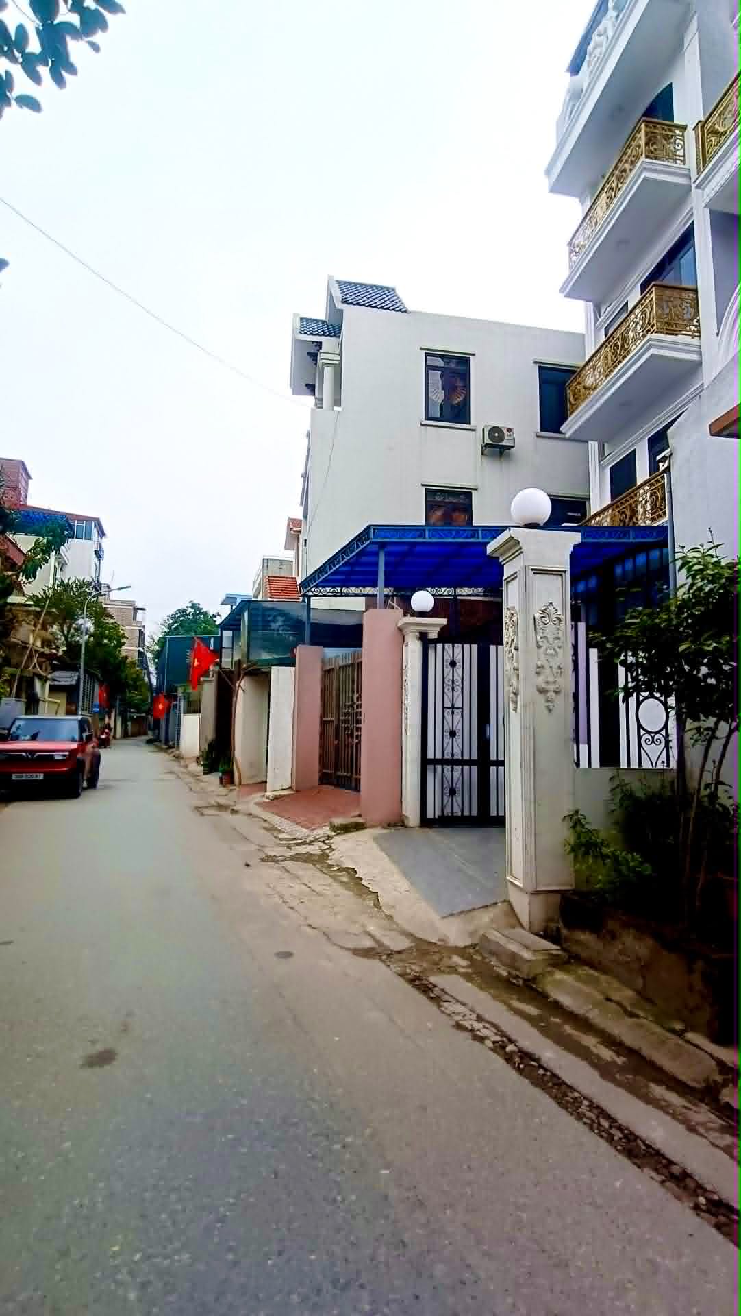 nhà đẹp Cổ Linh đối diện Aeon, ôtô tránh, 6 tầng thang máy, gara 2 ôtô, full nội thất