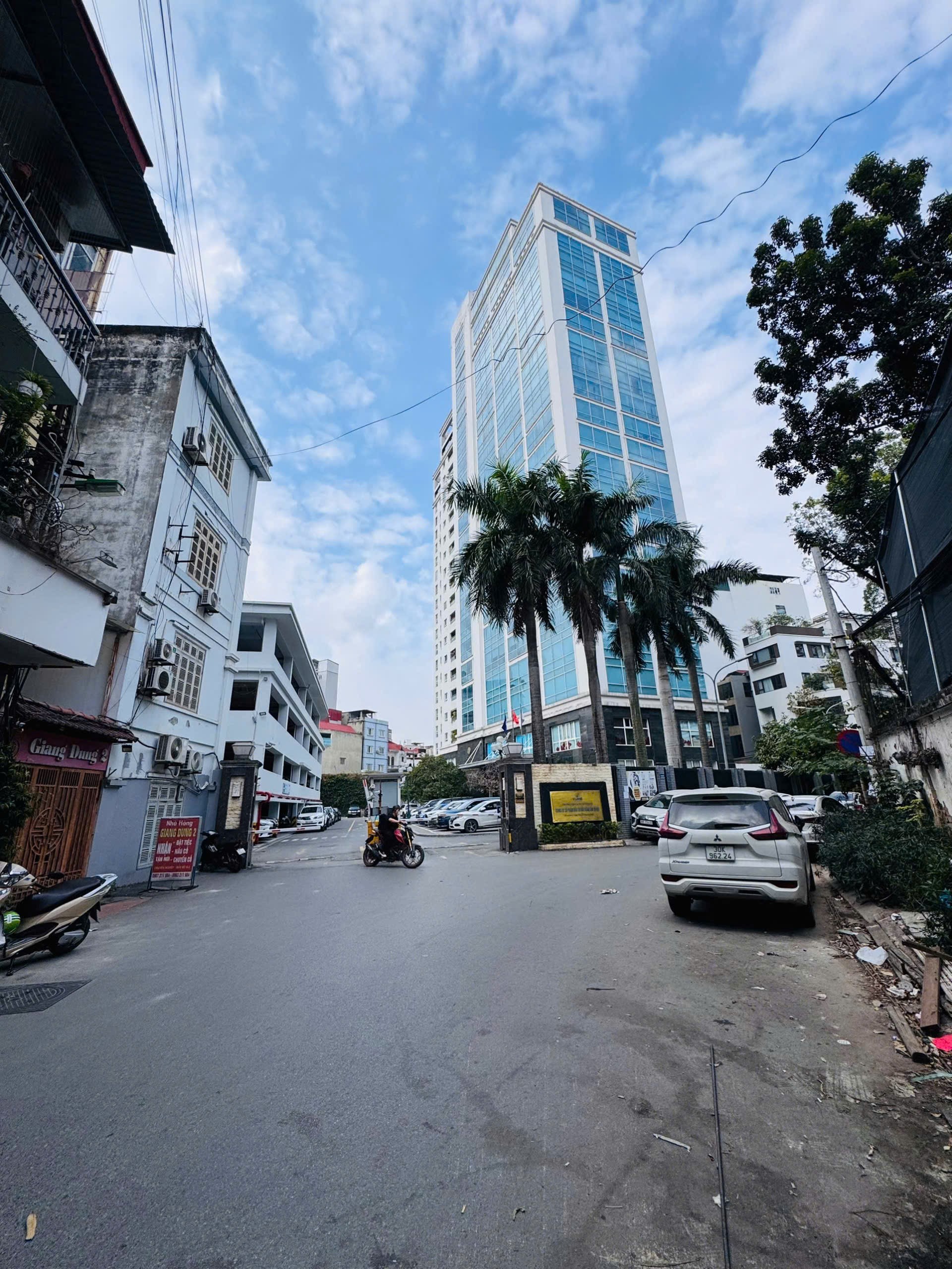 XÃ ĐÀN - NHÀ ĐẸP - LÔ GÓC - KINH DOANH - KHÔNG QUI HOẠCH - 55M² 22 TỈ...