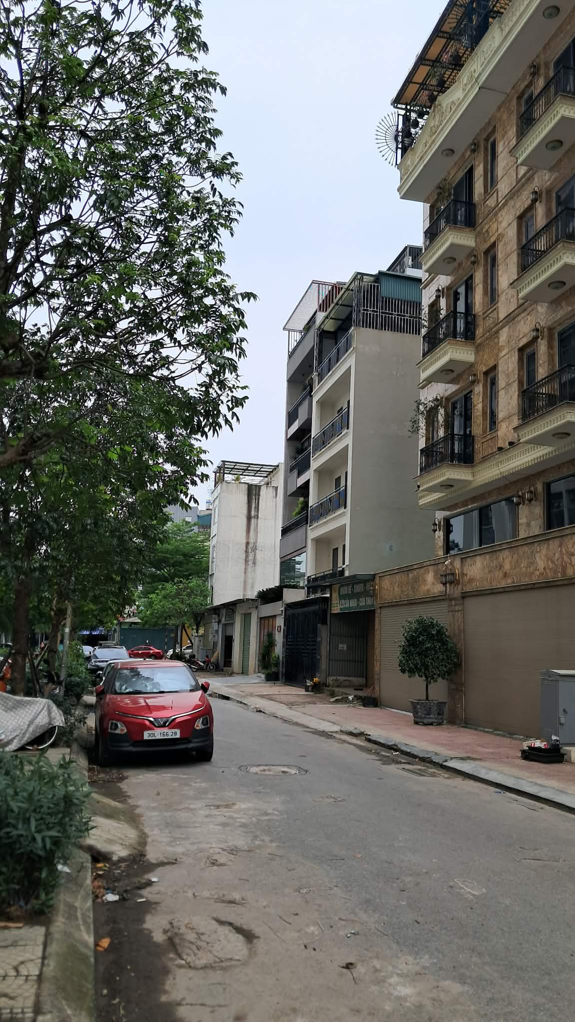 BÁN NHÀ VIỆT HƯNG 80M2- 6 TÂNG THANG MÁY- Ô TÔ TRÁNH ĐỖ- 17.x Tỷ