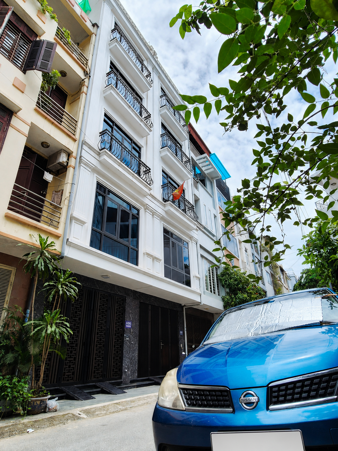 BÁN NHÀ LIỀN KỀ KĐT VĂN QUÁN. 68M2 - 6 TẦNG, THANG MÁY. GARA Ô TÔ.