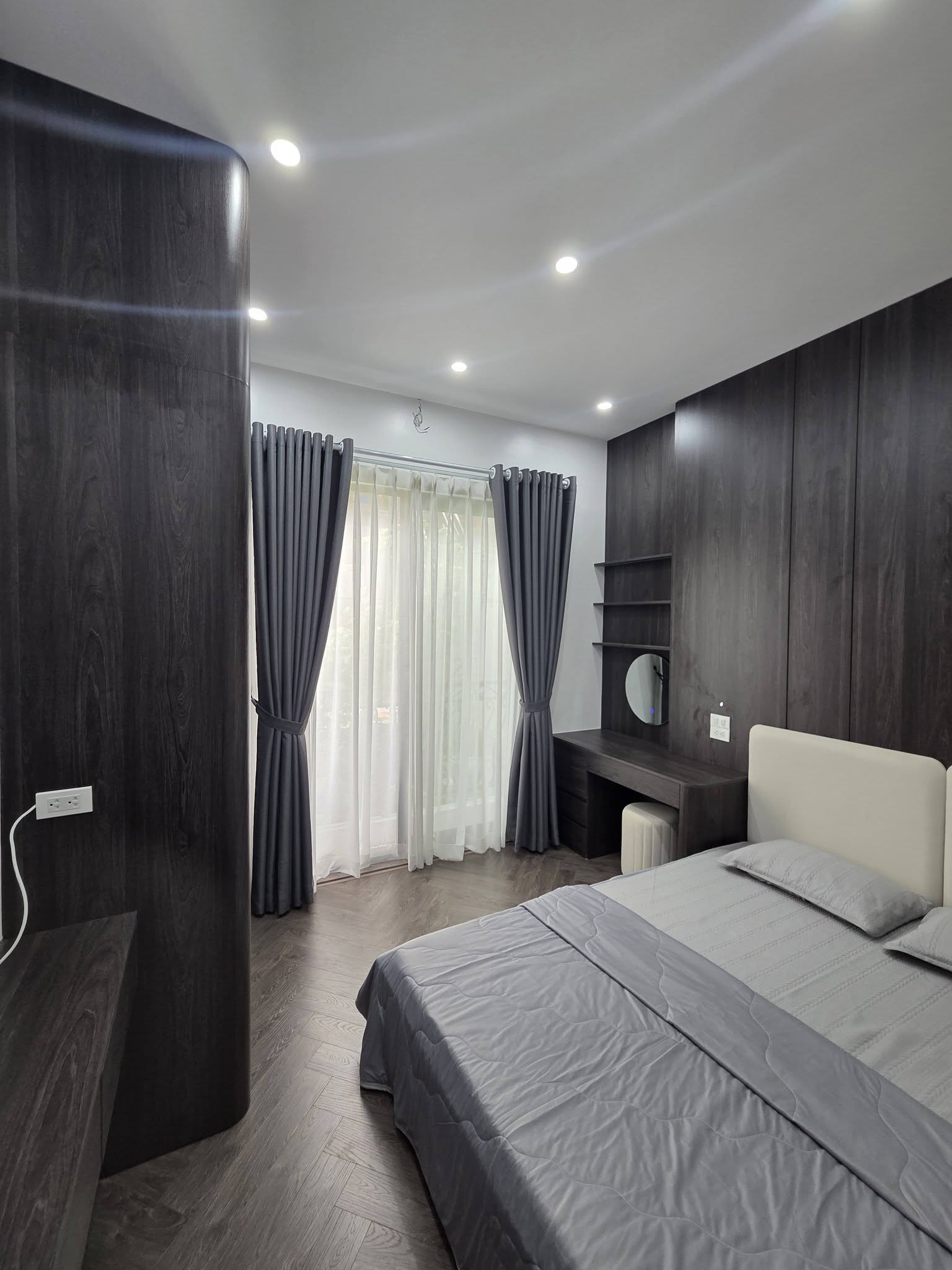 Bán Nhà 45 Khâm Thiên - Ngõ Đoàn Kết, Nhà mới 5 Tầng, 6 Phòng Full Đồ, DT: 55m, Giá: 12.8 Tỷ