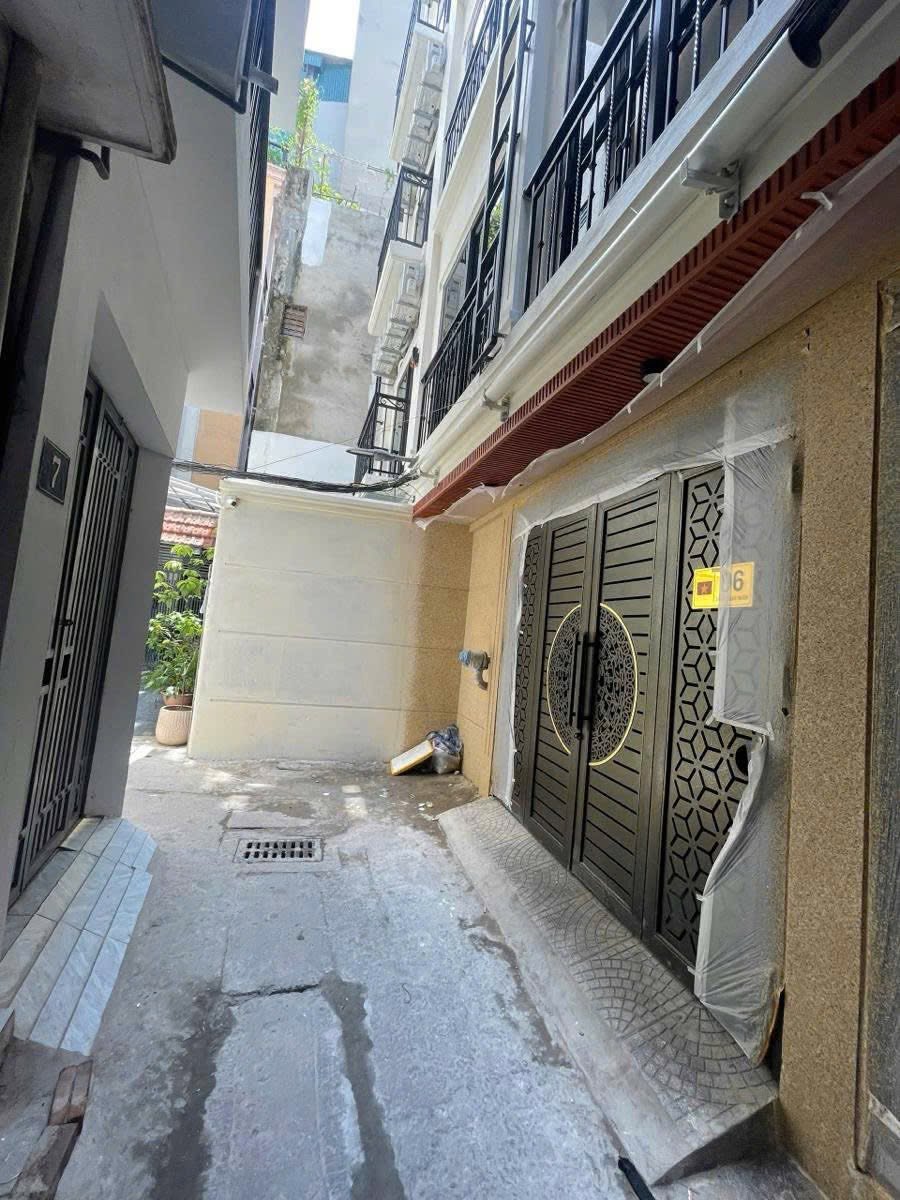 BÁN TÒA NHÀ CHDV ĐƯỜNG QUAN NHÂN. 125M2 - 6 TẦNG. THANG MÁY. 24 PHÒNG.