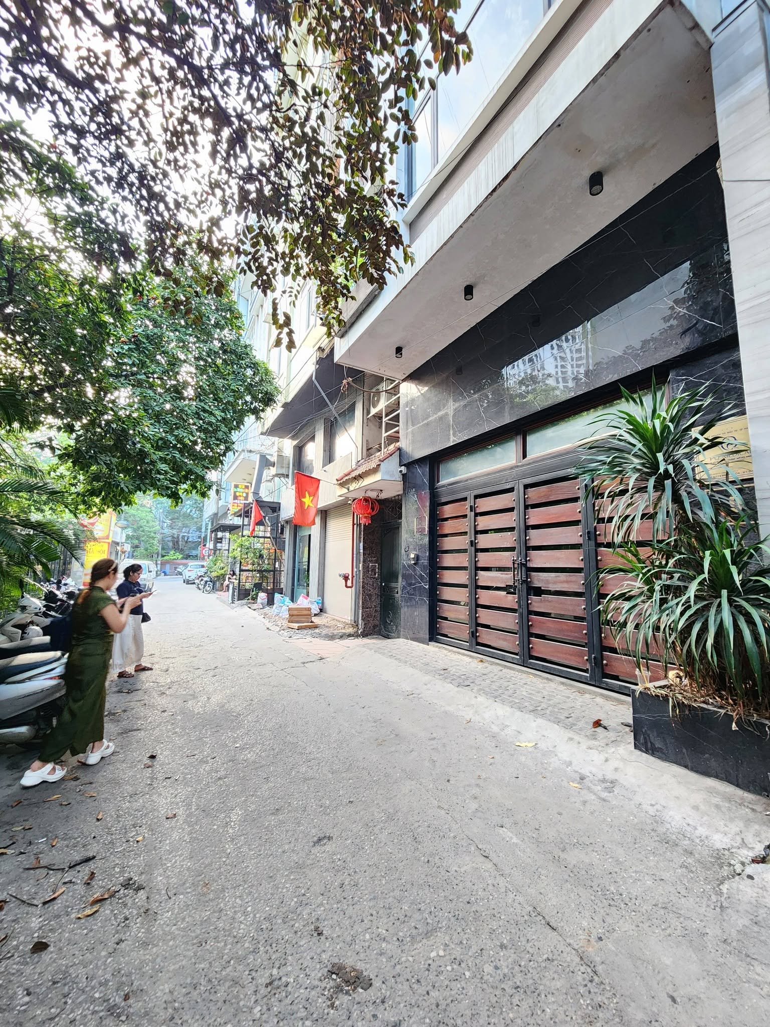 Bán 80m - 7 Tâng - 5.7m.Mặt Tiền.( Đình Thôn ) Nam Từ Liêm