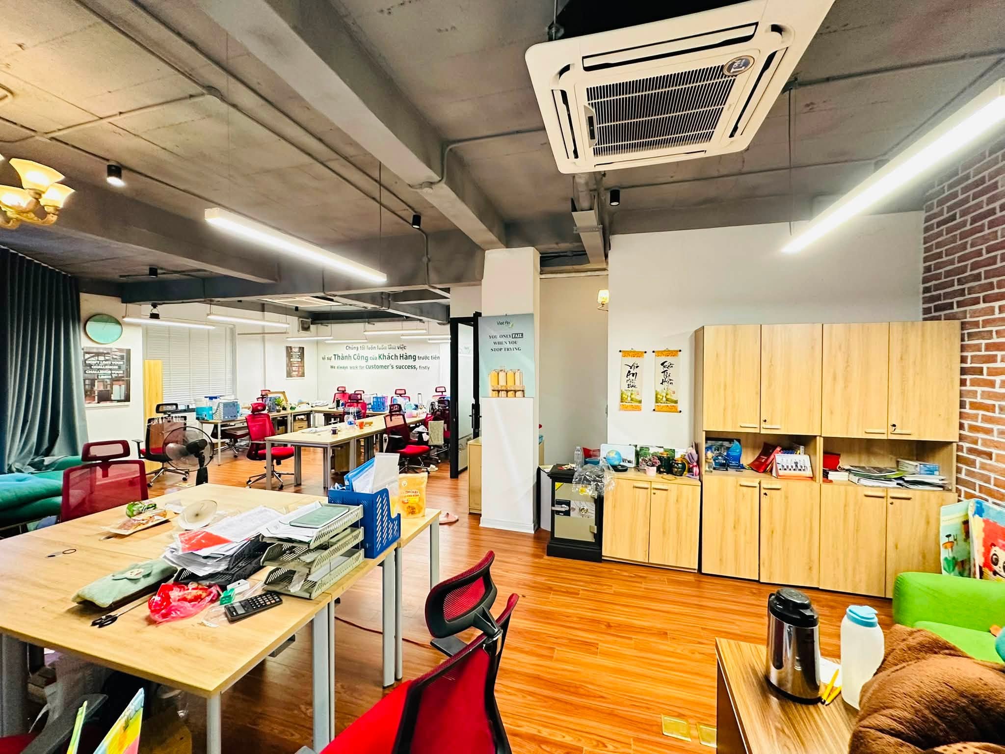 LÔ GÓC THOÁNG SÁNG - VIEW TRUNG TÂM THƯƠNG MẠI - KINH DOANH HAY Ở HOẶC LÀM VĂN PHÒNG ĐỀU TUYỆT VỜI KDT Trung Văn 150m, 4 tầng, 22m mt, 75 tỷ