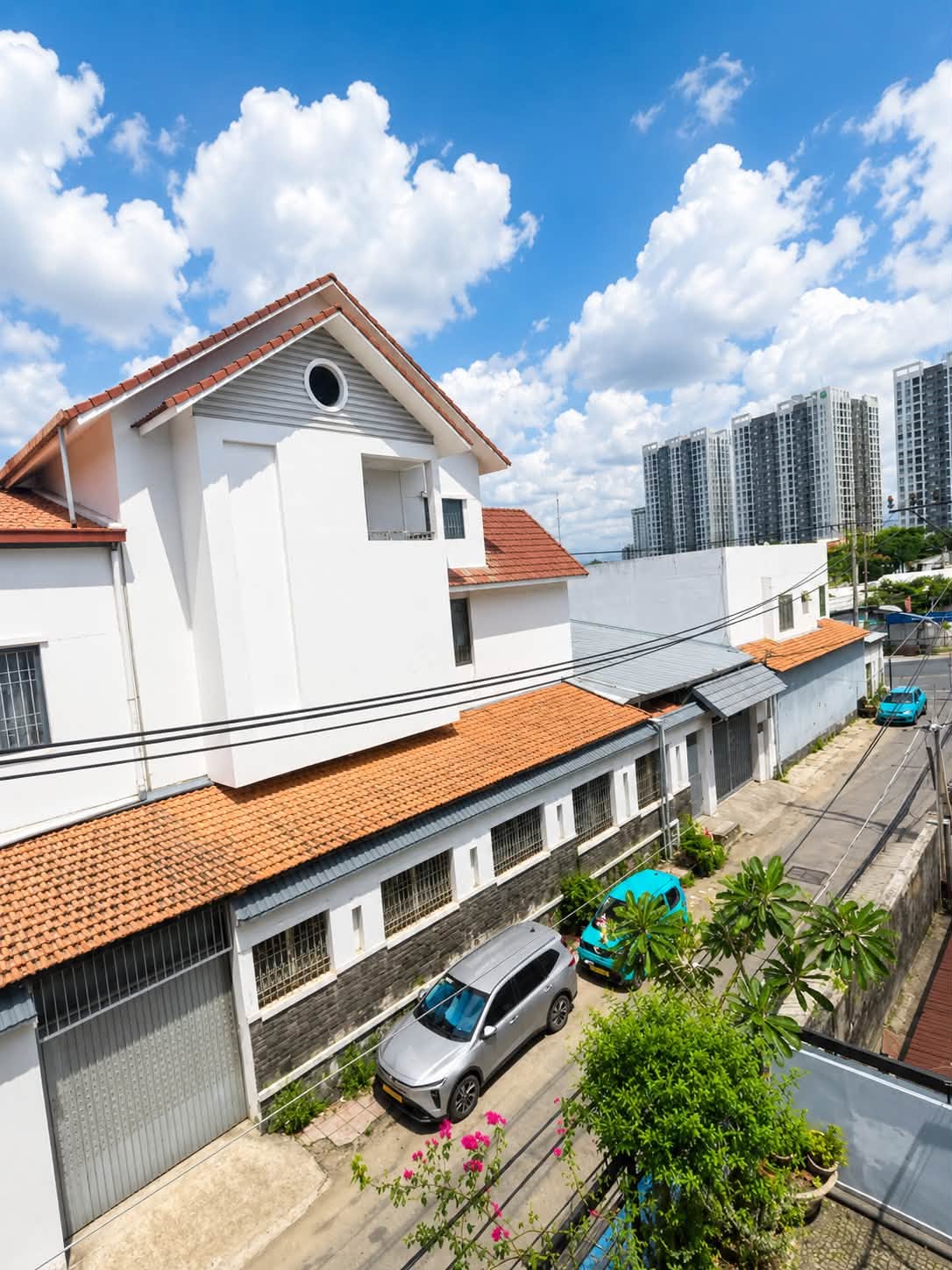 THOẠI NGỌC HẦU - ĐƯỜNG 8M THÔNG - VÀI BƯỚC MẶT TIỀN - NHÀ MỚI 4 TẦNG NHỈNH 9