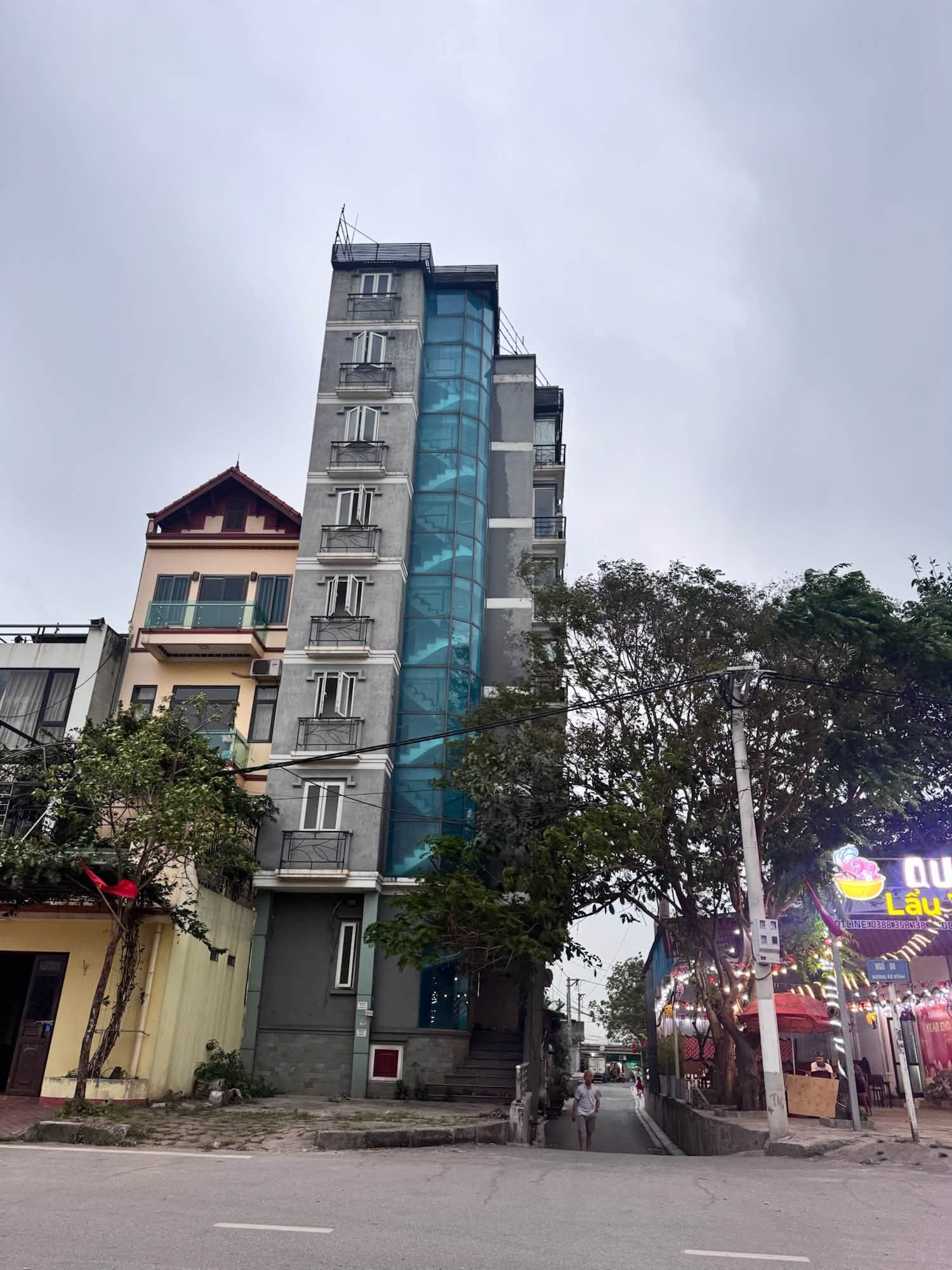 THUA BÓNG CẦN BÁN GẤP TÒA VĂN PHÒNG Ở ĐÔNG ANH 10 TẦNG ĐỂ TRẢ NỢ - LH: 0966093333