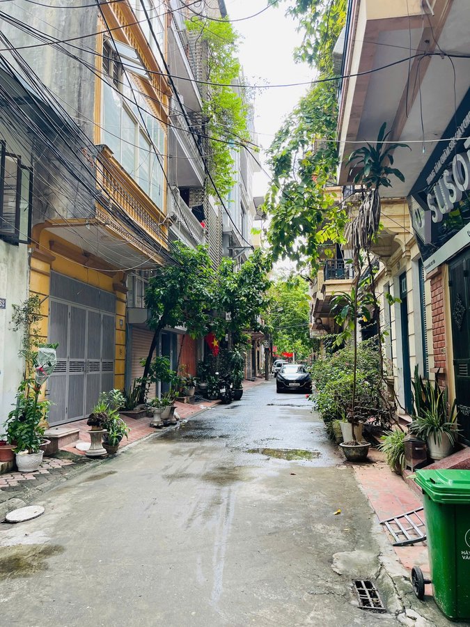 Bán Nhà Đường Khuất Duy Tiến 50m x 3 Tầng MT 4.8m Ô Tô Vào Nhà KD Nhỏ 18.8 Tỷ