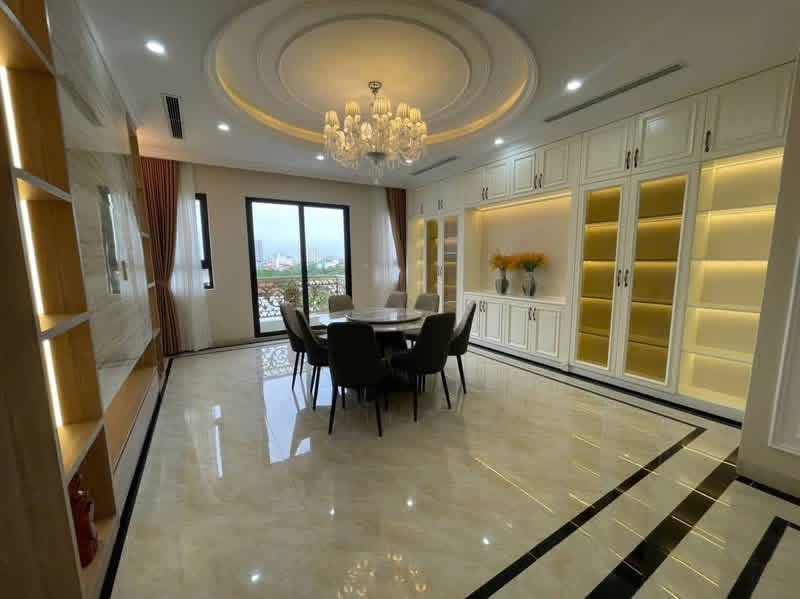 ĐỖ QUANG- 2 THOÁNG- NHÀ ĐẸP Ở NGAY- 52M- 7 NGỦ- 30M RA PHỐ- NGÕ THÔNG- DÂN TRÍ CAO.