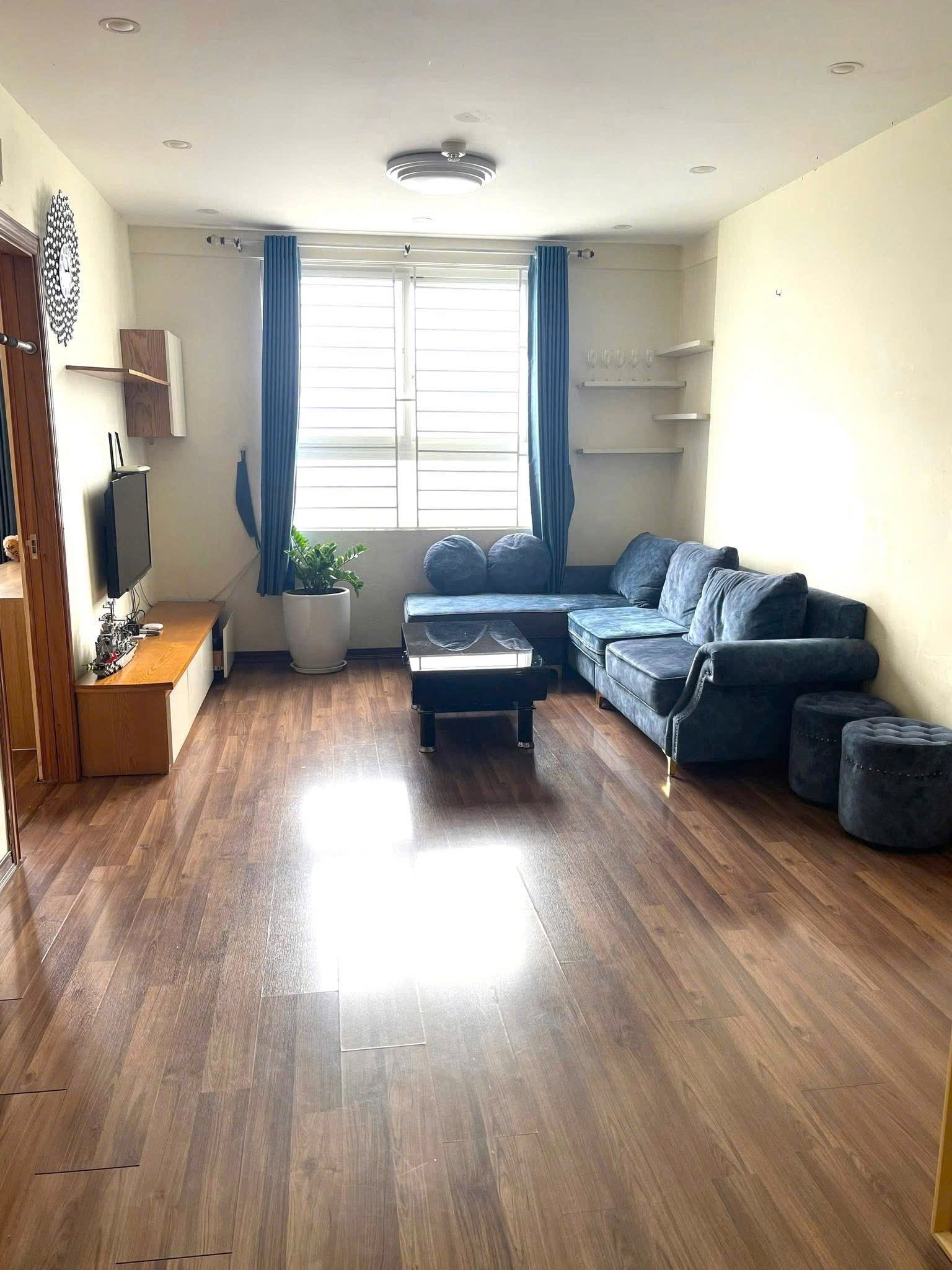 Cho thuê CC 89 Phùng Hưng - 70m 2n2vs - full nội thất - Chỉ 10 triệu/tháng - 0968.69.1378