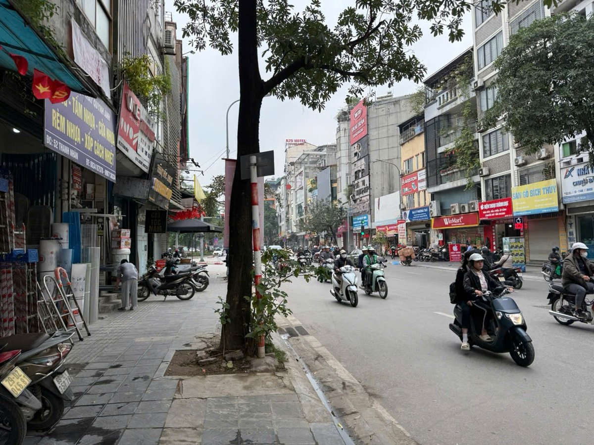 NHÀ MẶT PHỐ, VỈA HÈ ĐÁ BÓNG, KINH DOANH, ÔTÔ ĐẬU CỬA QUẬN HAI BÀ TRƯNG